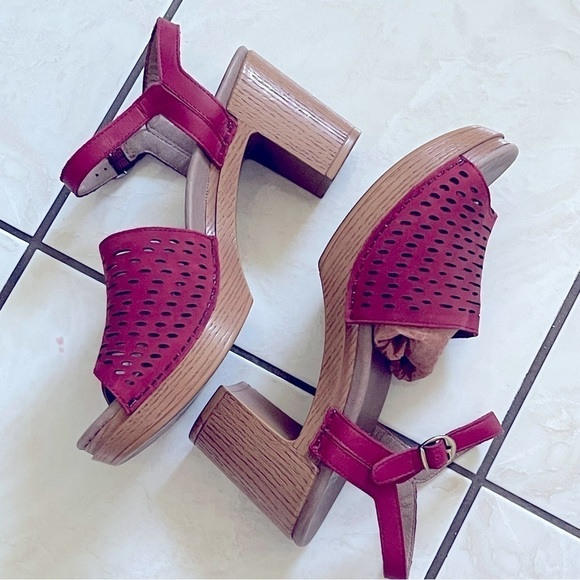 Dansko Denita Leather Platform Heeled Sandals Women Size 10.5 Ankle Strap Red - Picture 1 of 16